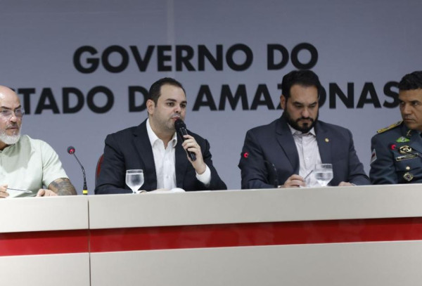 Roberto Cidade manda suspender contratos ligados à família