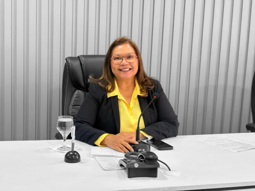 Vereadora Márcia Baranda solicita contratação de médico vascular para Parintins