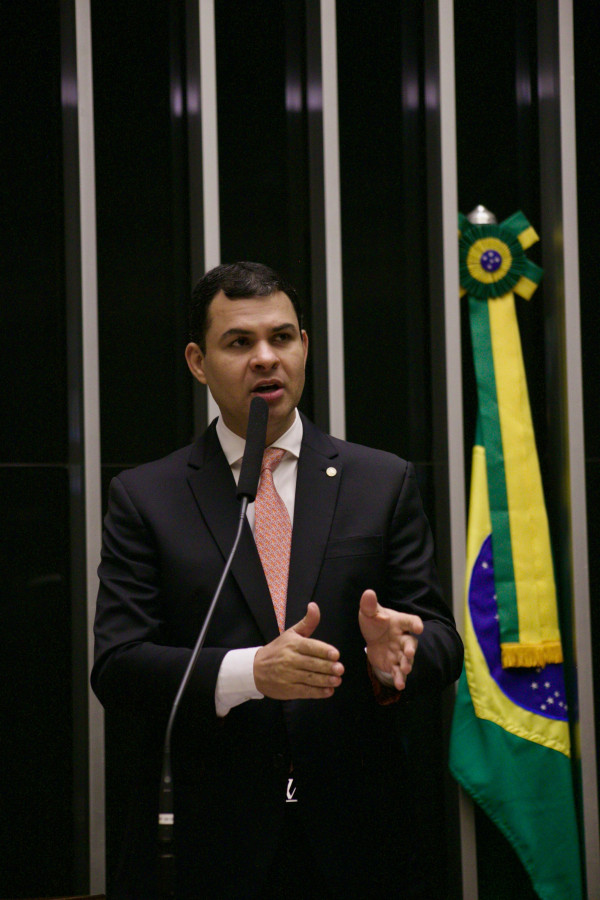 Deputado Saullo Vianna destaca aprovação do seguro-defeso na Câmara