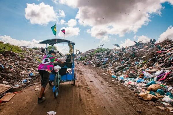 Vereadora Márcia Baranda solicita construção de aterro sanitário adequado em Parintins