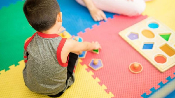 Márcia Baranda propõe adoção do método ABA para fortalecer educação inclusiva em Parintins