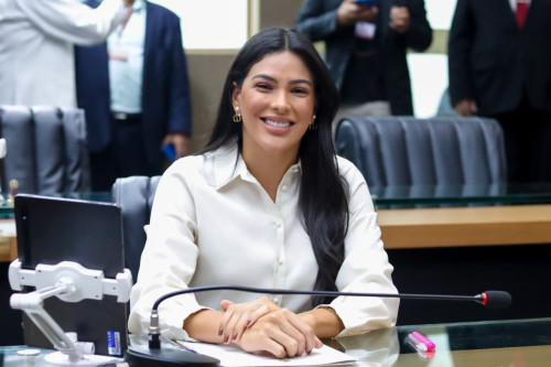 Mayra Dias destina R$ 1 milhão para ampliar rede de água na zona rural de Careiro da Várzea