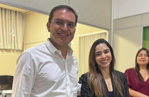 Daniela Canto sai da Finanças e reforça núcleo político do prefeito Mateus Assayag com foco na eleição de 2026