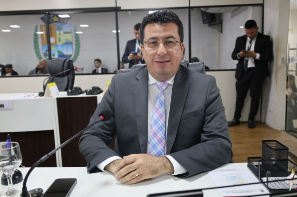 Fábio Cardoso solicita sede própria e contratação de psicólogo para o CTA de Parintins
