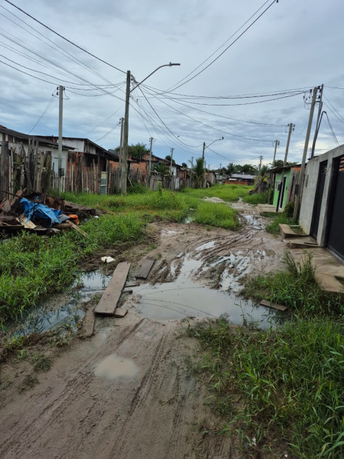 Vereadora Márcia Baranda solicita pavimentação asfáltica no bairro Nova Conquista
