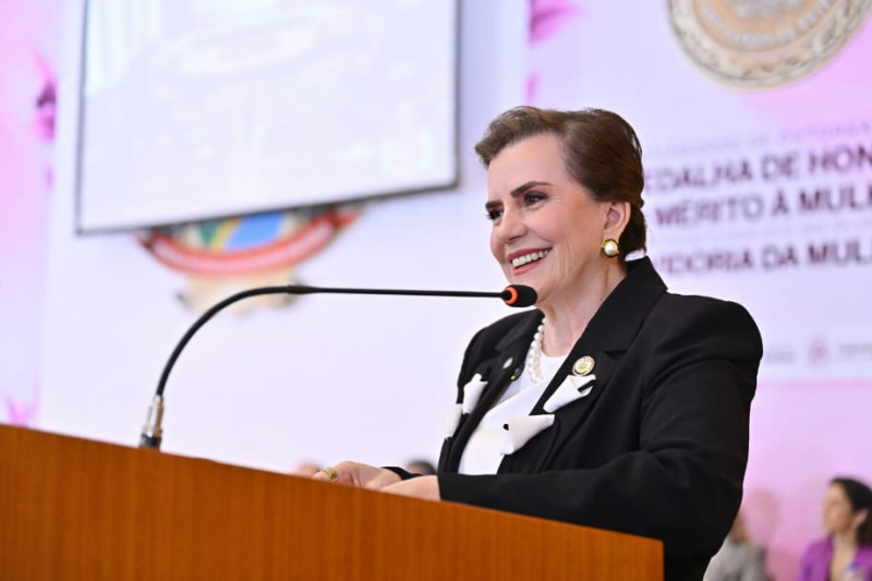 “Dar voz é missão”: Yara Lins enaltece mulheres durante outorga da Medalha de Honra ao Mérito no TCE-AM