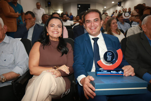 Prefeitura de Parintins recebe Prêmio do SEBRAE que reconhece práticas inovadoras na economia local