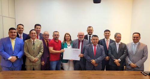 Presidente Cabo Linhares autoriza modernização do prédio da Câmara de Parintins