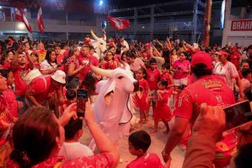 Alvoradinha do Boi Garantido reúne famílias e fortalece tradição entre crianças