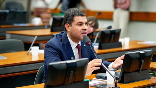 Saullo Vianna apresenta emenda sobre escala 6x1 durante segundo dia de audiência pública na Câmara dos Deputados