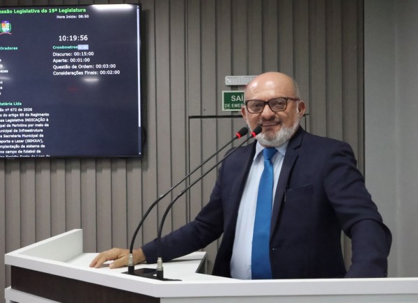 Vereador Cabo Linhares solicita construção de novas quadras esportivas em Parintins