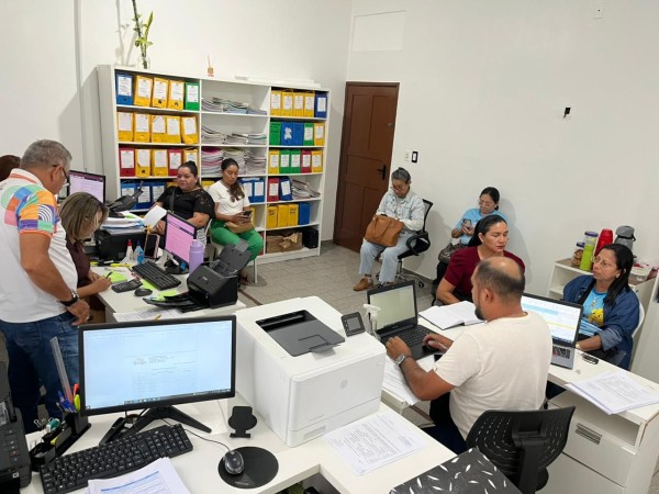 Educação Conectada: SEMED orienta escolas sobre planejamento de recursos para manutenção da internet