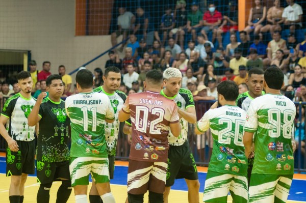 Noite de goleadas na 5ª Copa Seo Jovem de Futsal leva Félix e Palmares à grande final