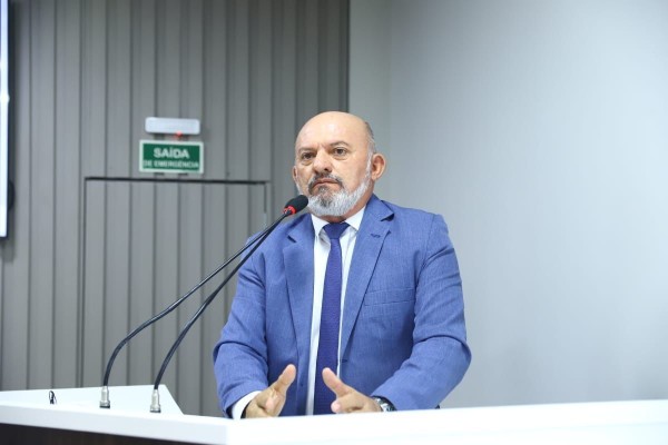 Vereador Cabo Linhares solicita remoção de presídio localizado em frente à Escola Senador João Bosco