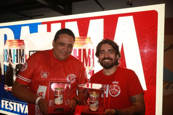 Batucada do Garantido inspira nova lata da Brahma para o Festival de Parintins 2026