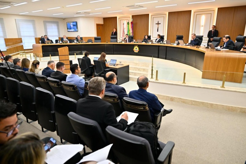 TCE-AM mantém multa a ex-prefeito de Urucurituba e nega novo recurso sobre contratação irregular de professores