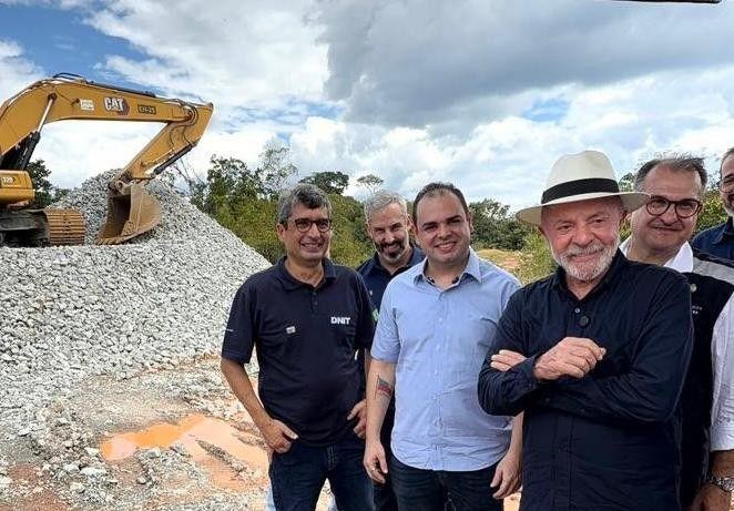 Ao lado do presidente Lula, governador Roberto Cidade defende pavimentação da BR-319 para integração e desenvolvimento da região Norte