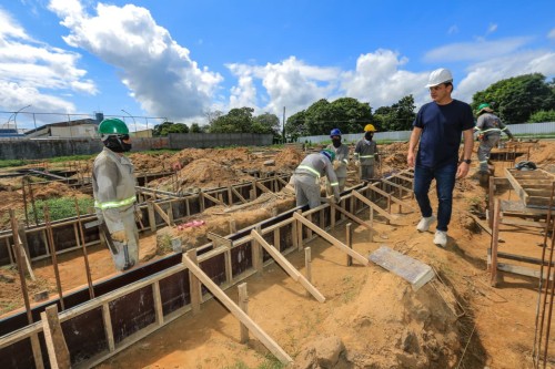 Obra da primeira maternidade do Baixo Amazonas alcança novas etapas em Parintins
