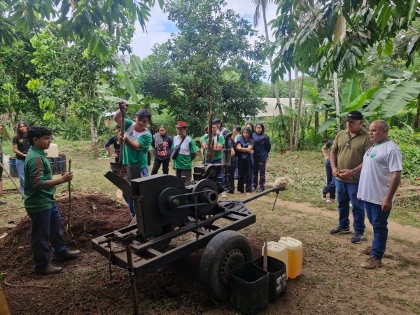 Oficinas de manejo agroecológico de solos capacitam estudantes do Ifam e produtores no Parananema