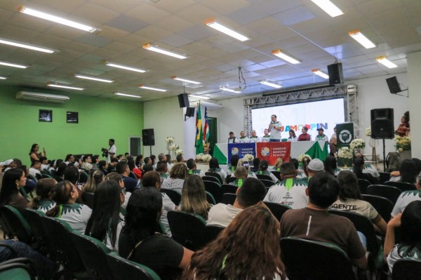 Parintins abre 8ª Conferência Municipal de Saúde com auditório lotado e ampla participação popular
