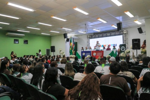 Parintins abre 8ª Conferência Municipal de Saúde com auditório lotado e ampla participação popular