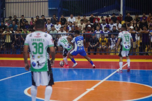 Abertura da II Copa Benedito Azêdo de Futsal reúne 40 equipes em noite de festa esportiva
