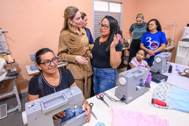 Primeira-dama Thaisa Cidade visita Centro Social São Benedito, contemplado com recursos do FPS para qualificação profissional