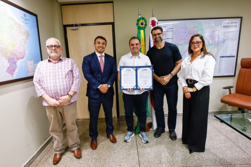 Governador Roberto Cidade assina resultado final do primeiro concurso público da história da Sema Amazonas