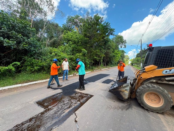 Infraestrutura: Parintins intensifica manutenção viária em preparação ao Festival