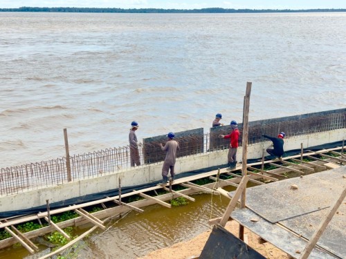Obra do Muro de Arrimo atinge 85% de conclusão em Parintins