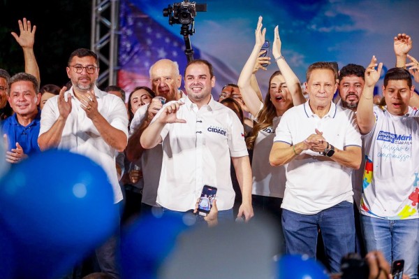 Auxílio Estadual de R$ 500 para mães e pais atípicos marca discurso de Roberto Cidade em grande encontro no Alvorada