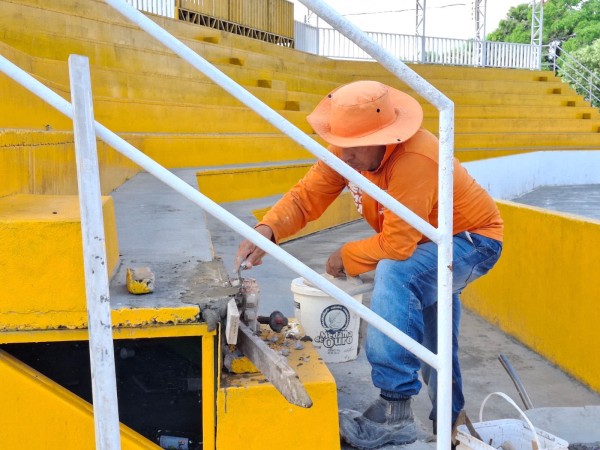 Mocambo recebe serviços de infraestrutura em preparação para o Festival Folclórico