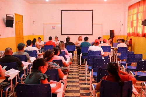 Semed Parintins recebe documentação de servidores que atuarão nas escolas de várzea