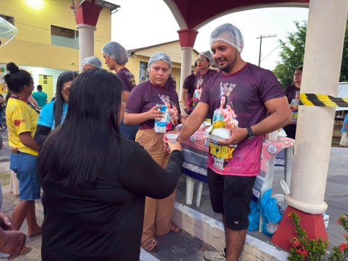 Tradicional Café da Alvorada, promovido pelo jornalista Júnior Cabral e Amigos, promove união no início da festa da padroeira de Barreirinha