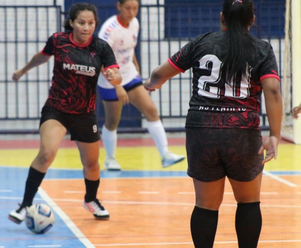 Futsal masculino e feminino movimentam ginásios de Parintins com jogos decisivos
