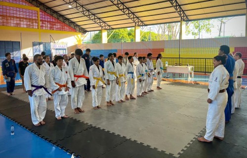 Prefeitura de Parintins e Academia Okami promovem troca de experiências com certificado para participantes em Simpósio de Judô