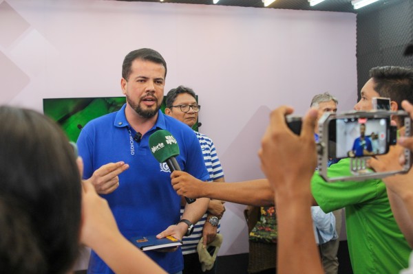 Diego Mascarenhas destaca propostas de gestão e transparência em debate pela presidência do Caprichoso