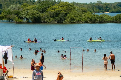 Prefeitura de Parintins incentiva atividades comerciais com Festival do Verão do Caburi