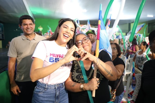 Em reunião na Aparecida, Mayra Dias reforça compromisso com a cultura de Manaus