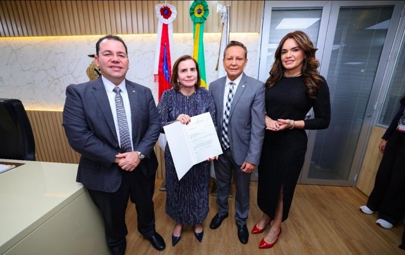 Presidente do TCE-AM apresenta PL à Aleam para regular data-base dos servidores da Corte de Contas