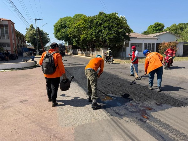 Prefeitura de Parintins reforça recuperação asfáltica nas ruas da cidade