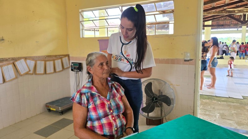 Paraná do Espírito Santo do Meio e Residencial Parintins recebem Ação Eu Amo Parintins