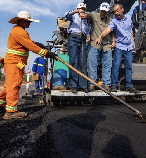BR-319 tem seis frentes de obras; Omar fiscalizou a estrada de Manaus a Humaitá