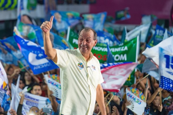 Omar cresce 2,4 pontos em nova pesquisa e amplia vantagem na disputa pelo Governo do Amazonas