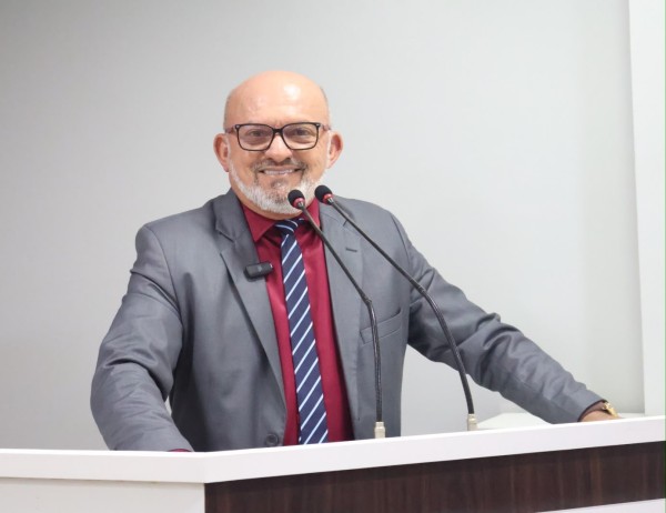 Vereador Cabo Linhares apresenta indicações para melhorias no Loteamento Shangai