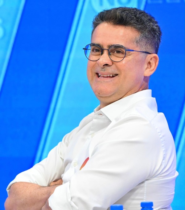 “Vou levar o Bolsa Universidade para todo o  Amazonas”, afirma David em debate na TV Norte