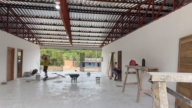 Prefeitura de Parintins investe na construção de nova escola na comunidade do Quebrinha