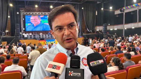 Mateus Assayag aponta motivos da união dos 62 prefeitos do Amazonas em apoio a Omar Aziz