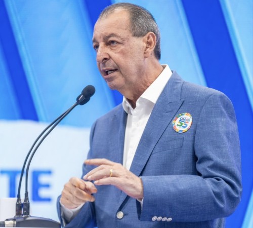 Experiente, Omar relembra entregas e apresenta propostas para novo governo em debate