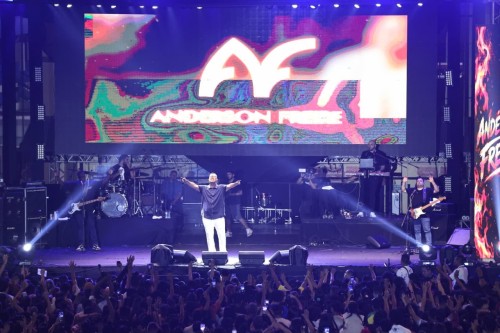 Parintins celebra 174 anos com primeiro show gospel da programação de aniversário